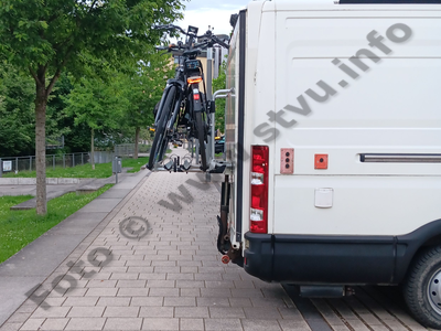 Parken auf dem Gehweg, Gefährdung von Sehbehinderten